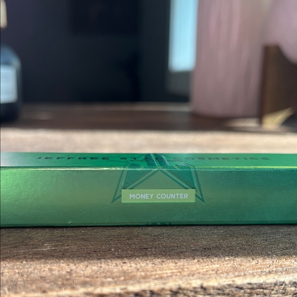 Jeffree Star Cosmetics Money Counter Eyeliner - Picture 4 of 4